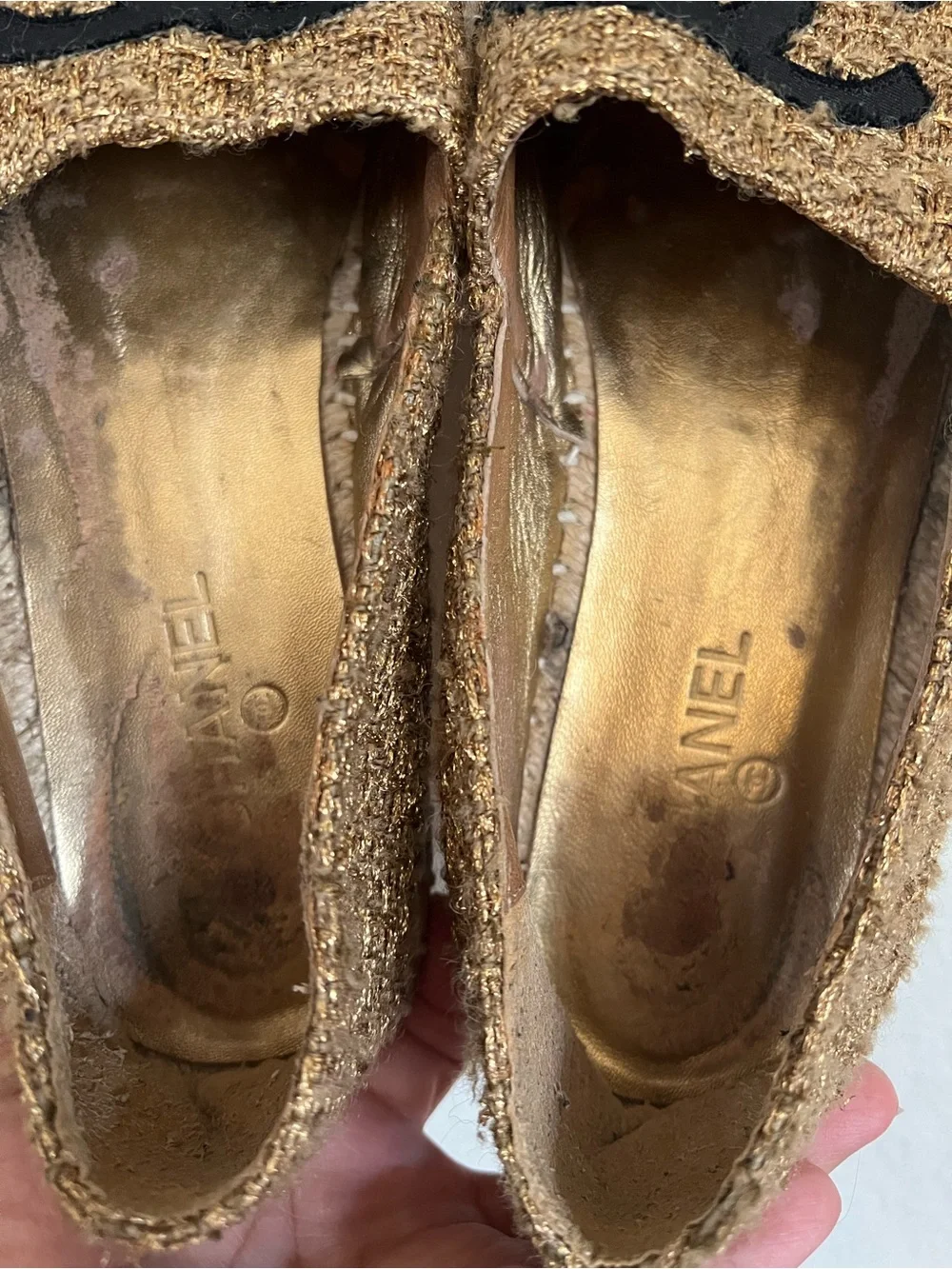 CHANEL GOLD/BLACK GLITTER WOOL CC CAP-TOE ESPADRILLES SIZE, EUR 41